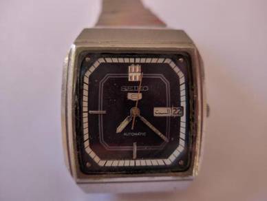 Seiko 5 Automatic Square Dial Watch
