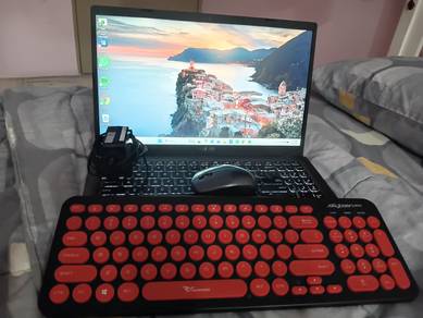 Asus laptop with keyboard,mouse and power cable
