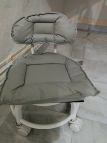 kid chair with wheel