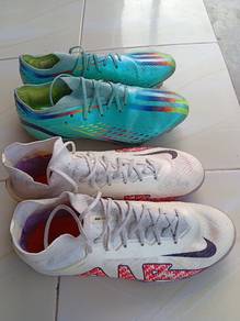 Combo Kasut bola dan kasut futsal