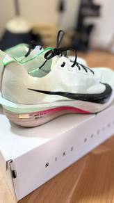 WTS: Nike ZoomX Vaporfly Next% 4