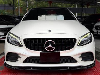 Mercedes Benz C180 180 in Desa Petaling, KUL