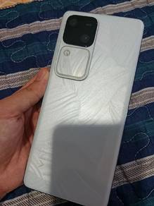 Vivo V30