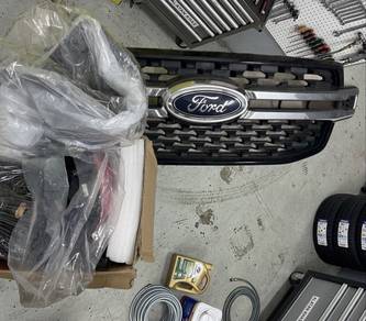 Original Front Grill & Original Set Lampu Belakang