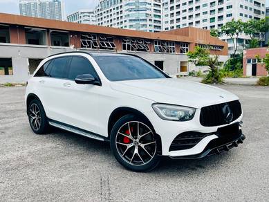 Mercedes Benz GLC300 300 4MATIC AMG LINE in Cheras, SGR