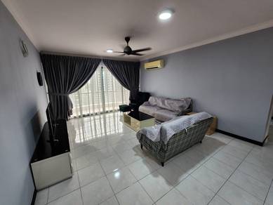 Condominium For Rent in Straits View Condominium