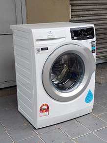 Electrolux front load washing machine 8.0kg