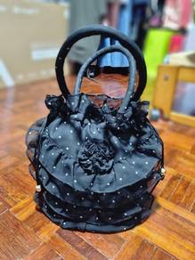 Stylish leisure/dinner handbag (new)
