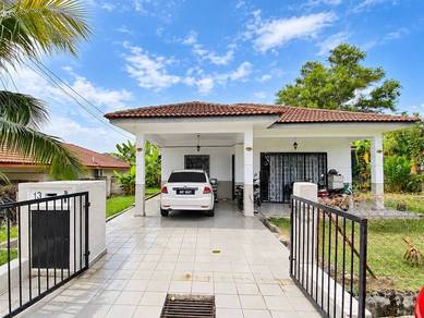 Bungalow House For Sale in Seri Kembangan,SGR