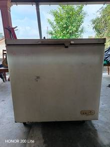 Freezer Terpakai Untuk Dijual
