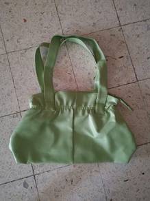 Green hand bag 绿色手提包