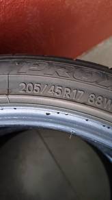 Toyo 205 45 R17