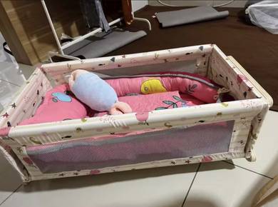 baby cot