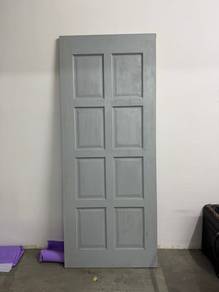 Pintu tak pernah pakai tak tebuk