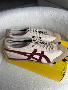 size: UK 9 / EUR 44