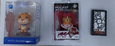 Moomoo figurines & playing cards