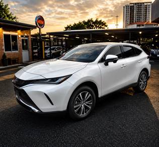 2025 Toyota Harrier LUXURY