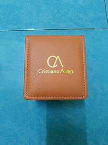 Cristiano Aillen baru beli tak penah pakai