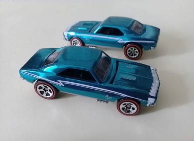 Hotwheels Classics '67 Camaro Lot