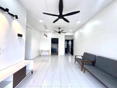 Apartment For Sale in Sri Putra Apartment @ Sungai Buloh