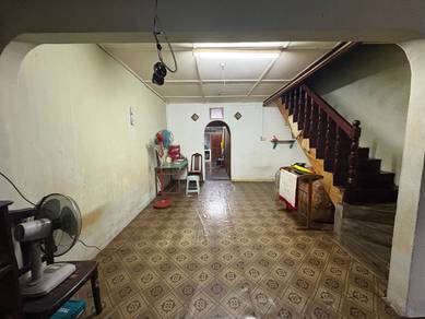 2-storey Terraced House For Sale in Seri Kembangan,SGR