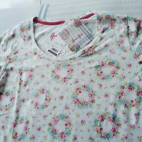 BRAND NEW printed top from UNIQLO