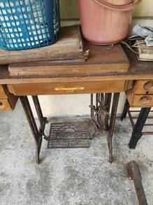 Sewing machine 