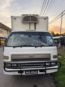 Lorry 3 Ton 14 Feet Dalhatsu Delta 2010 year