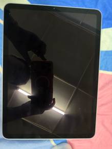 Second hand ipad air 4 (wifi)
