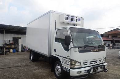 Isuzu NPR71UPHT 4.6L 3Ton Chiller 7500KG