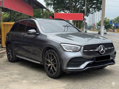 Mercedes Benz GLC300 300 4MATIC AMG LINE in Cheras, SGR