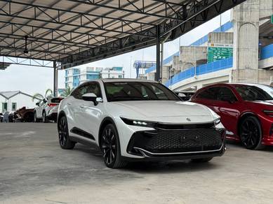 Toyota Crown CROSSOVER RS ADVANCED in Puchong, SGR