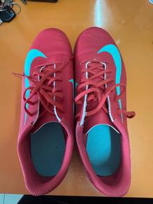 kasut futsal nike