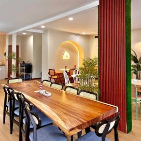 Cafe Aesthetic di kawasan Oil & Gas