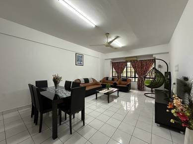Condominium For Sale in Bayu Tasik 1