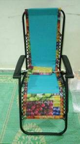 Kerusi malas bercorak kajang