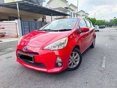 2013 Toyota Prius c (HYBRID)