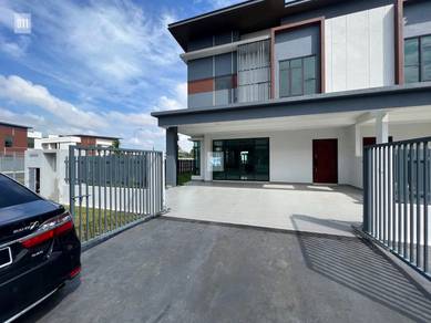 Semi-Detached House For Sale in Klang,SGR