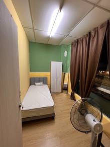 Room in Pekan Nanas, JHR