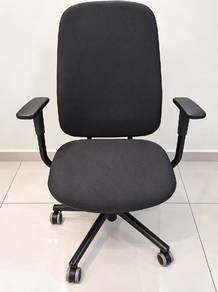 xSMÖRKULL Office Chair with Armrests – Dark Gr