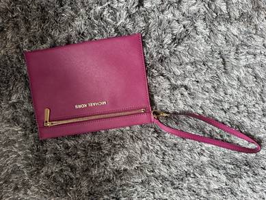 Michael kors clutch pink