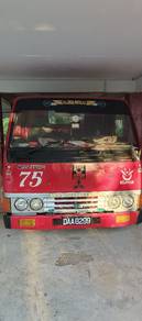 Lori Mitsubishi 1 tan kargo kayu (1995) -Nego