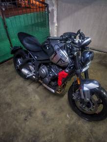 Triumph Trident