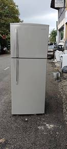 Hitachi fridge refrigerator peti sejuk peti ais 2