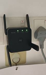 3 pin plug - Wifi Range Extender 