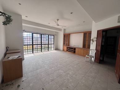 Condominium For Sale in Evergreen Park Scot Pine