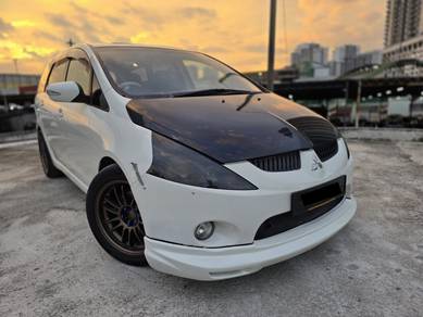 2004 Mitsubishi Grandis 