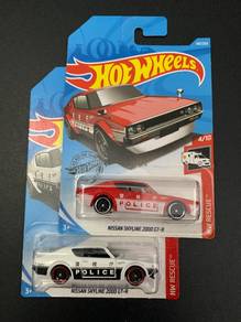Hot Wheels Nissan Skyline 2000GT-R Police Set