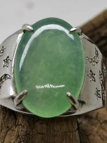 Giok Jadeite Jed Hijau Muda Gred Ais (Burma Asli)