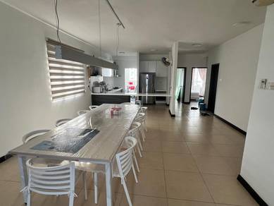 Condominium For Rent in Pearl Regency